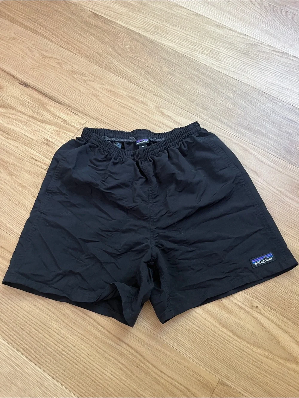 Patagonia Men’s 5’ Black Baggies size XS